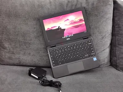 Dell TouchScreen Chromebook laptop with play store and 4gb ram
