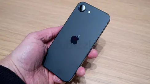 Iphone 17e like new black