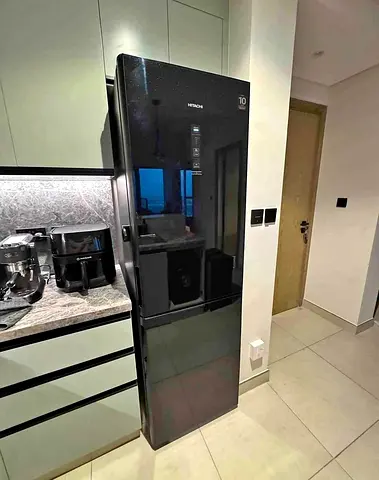 Hitachi Black Glass Bottom fridge freezer same like new condition