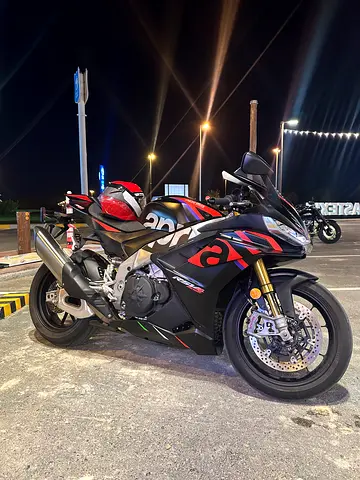 Aprilia 2025 RSV4 1100 factory edition under warranty