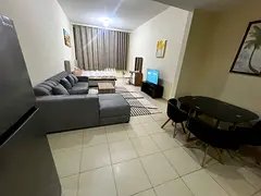 Including bills / strategic location / full services / large area with cabinets in the wall