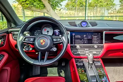 صورة 10 لـ 2024 Porsche MACAN