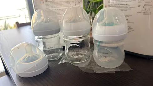 Philips Avent Glass Baby Bottles (3-pack) with Teats