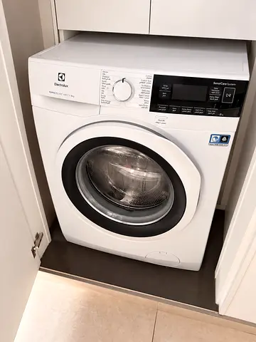 Electrolux 8kg Front Load Washing Machine, 1400 RPM