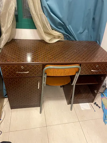 Study Table + chair (In very good condition)