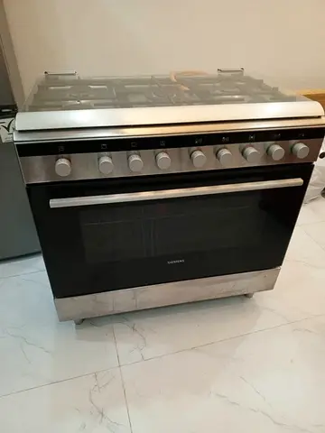 Siemens 90cm Gas Cooker with Oven - Very Good Working Condition (Central Gas line) German Technology
