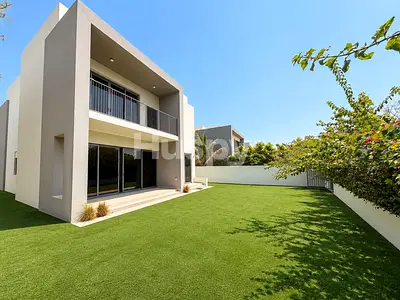 Park Backing | Well Maintained | Type E4