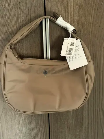 Lululemon shoulder bag