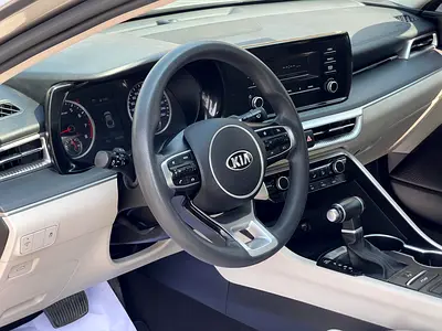 2021 KIA K5 photo 8