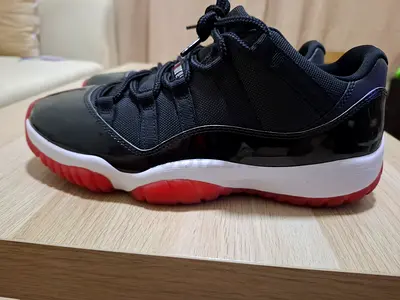 Jordan 11 low bred (US10) 2025 release