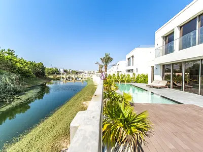 Full Lake and Sunset View | End Unit | High End