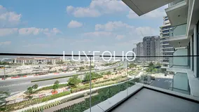 Ready Unit | Vacant | Golf Living