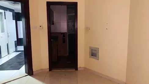 SPACIOUS STUDIO FLAT AVAILABLE NEAR PARK