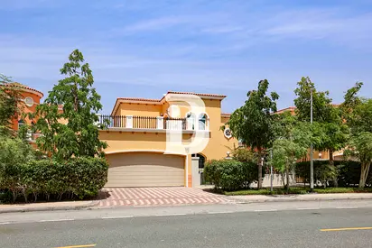 Close to Park | 5BR Villa | Pool | Vastu
