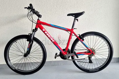 Trek 3500 Alpha Mountain Bike – 18" Medium Frame (21-Speed, 26" Wheels)