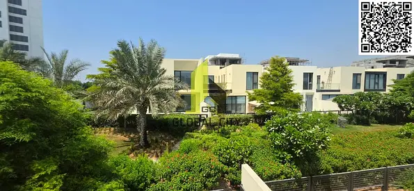 منزل تاون هاوس للبيع في الزهراء، يتكون من 3 غرف نوم رئيسية، مع غرفة للخادمة، وموقف سيارات واسع، وحديقة، مساحة الأرض 2658 قدم مربع، ومساحة البناء 3271