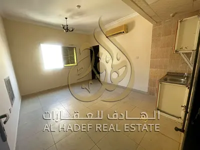 للإيجار في الشارقة النباعة استوديو بموقع مميز مع تكييف سبليت وغاز مركزي وقريب من الخدمات والمحلات الإيجار السنوي 15 ألف درهم فقط والدفع على 4 دفعات