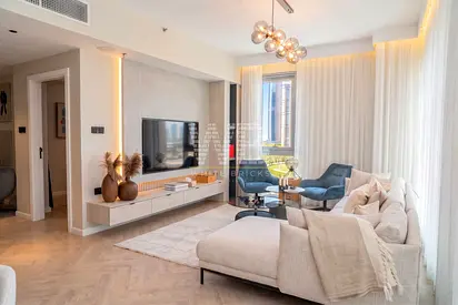 Highly Upgraded & Furnished 2BR Study Downtown