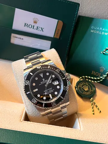 Rolex Subamriner 116610 LN year 2020 box and papers. Unpolished