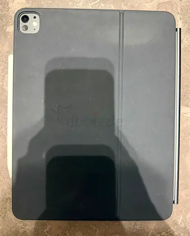 iPad Pro 13" M4 (256GB) Space Black + Magic Keyboard + Pencil Pro - 100% Battery