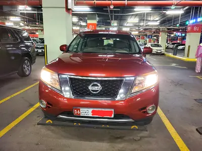 Nissan Pathfinder S 2015 GCC Specs Low Milage in excellent condition