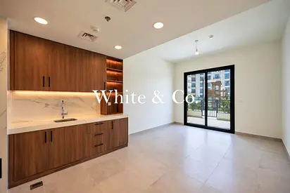 Large Terrace | Vacant | Prime Location