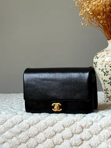 Classic black Chanel double flap shoulder bag - caviar leather