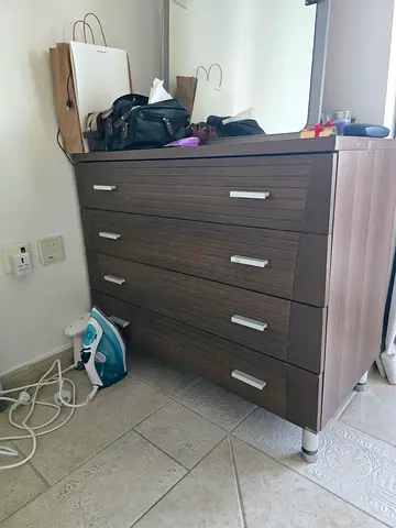 Drawers and bedside tables set