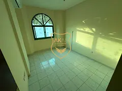 Affordable 2BHK with Balcony | Split AC | Central Gas | Family Building