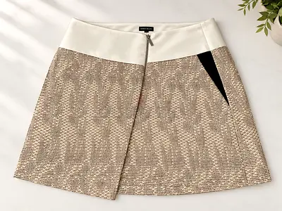 KAREN MILLEN / Beige textured mini skirt with side slit