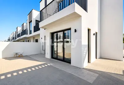Corner Unit | Large Plot | Upgraded
