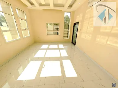 Residential opportunity: 5 rooms for 90,000 per year.