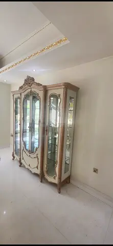 Antique-style Dinning Table Glass Display Cabinet / Cream & Gold