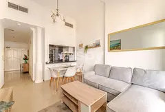 Vacant | Fully Furnished | Mid Floor