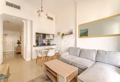Vacant | Fully Furnished | Mid Floor
