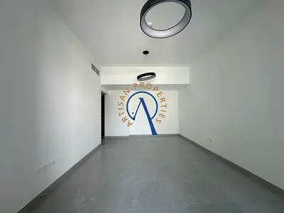 FIRST MONTH FREE | POOL VIEW | CLOSED KITCHEN