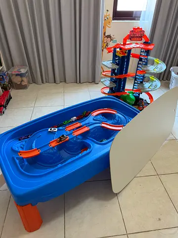 Hot wheels play cum study table