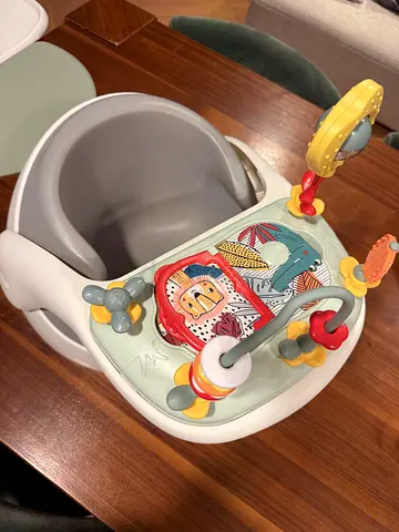 Baby seat with toy tray - mamas & papas