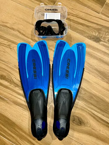 CRESSI fins size 43/44 + Mask