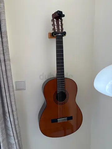 Yamaha Classical Guitar, Brown - C40 with wall-mount and Tuner.
