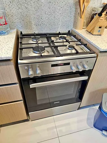 Siemens Freestanding 4burner Gas Cooker 60x60cm