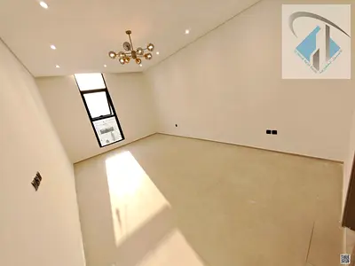 4 غرف خزائن حائطرووف 85,000 درهم سنويًا