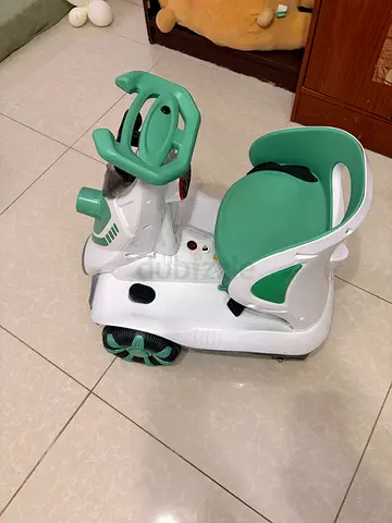 Kids 3-in-1 Ride-On Tricycle/Wagon — Green & White, Good Condition