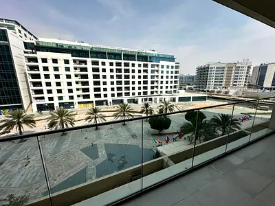 Huge Layout | Beach Access | Excellent Condition