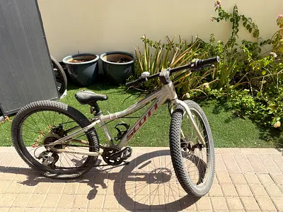 Scott kids/teen mountain bike - good working condition