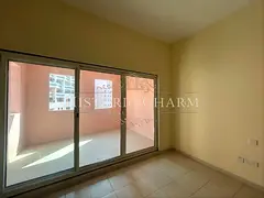 PAY 5000 PER MONTH INCLUDING DEWA, CHILLER, AND GAS