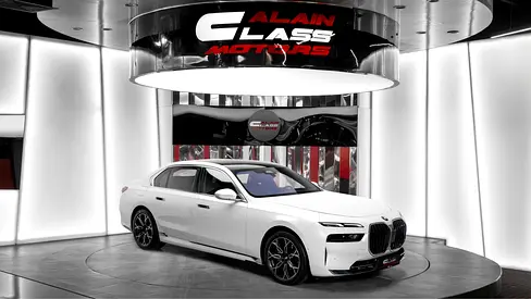 BMW 735i - 2023 - GCC Specs - Under Service Contract