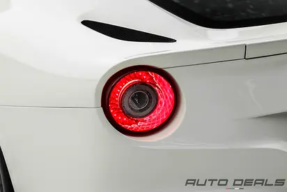 صورة 10 لـ 2013 Ferrari F12 BERLINETTA