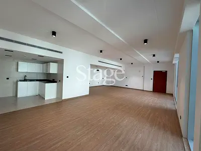 DDA License | Premium Space | Strategic Layout