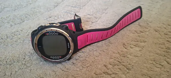 Suunto D4i pink edition dive computer.